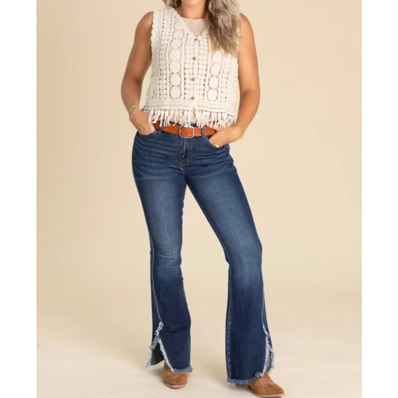 Women's Adora Crochet Fringe Vest in Beige, OS - Picture 5 of 7